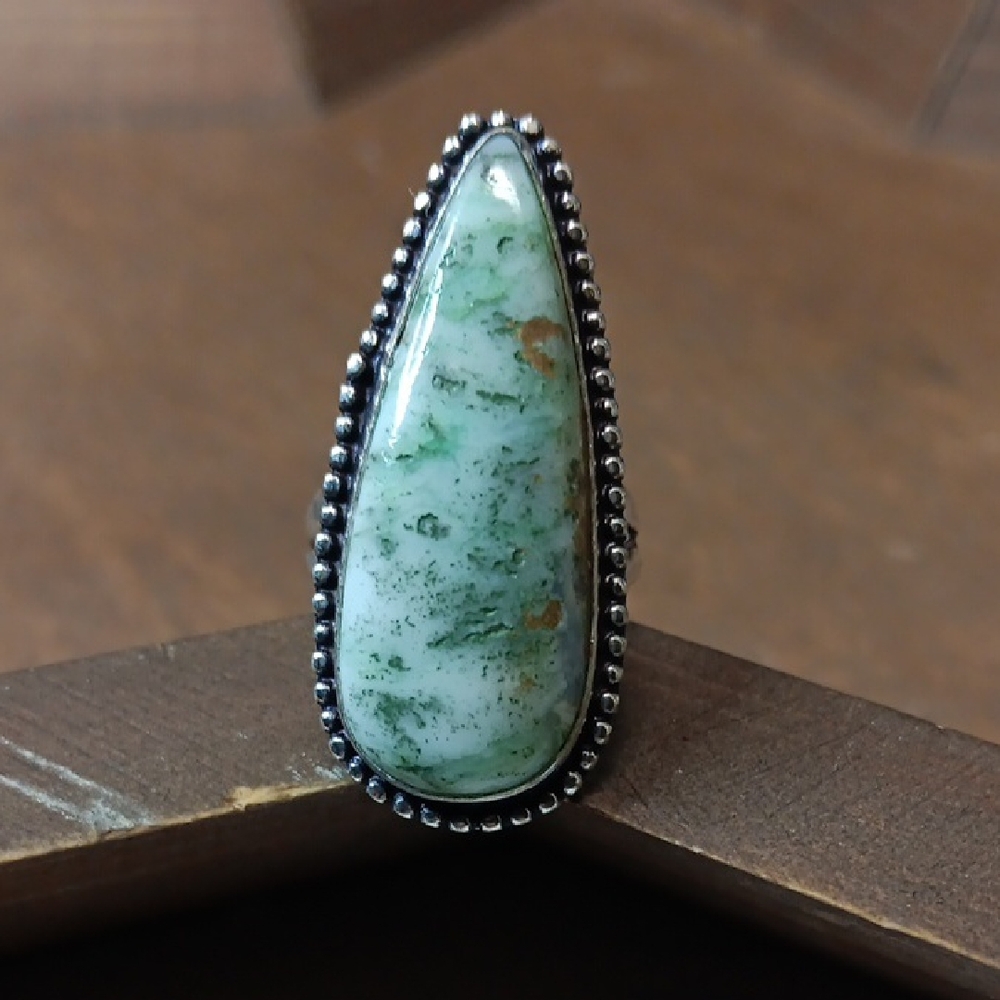 Elegant Green Stone Silver Ring